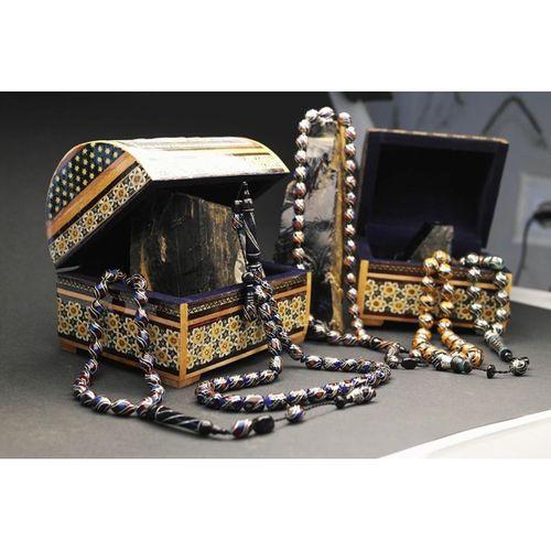 Oltu Taşı ve Galalith Kapsül Kesim Çift Çeşmi İşlemeli Tespih