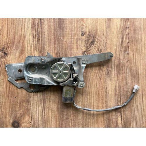 Mazda 323 Arka Sag Cam Kri̇ko Elektri̇kli̇ 90-94 Sedan Çikma Orji̇nal