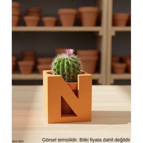 Turuncu Harf Şeklinde Mini Dekoratif Saksı Kişiye Özel Baş Harf Tasarım Masaüstü Ofis Dekoru 7 Cm