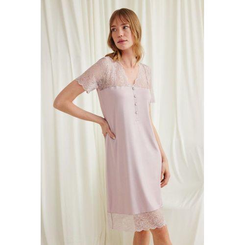 Yakası Kolu Omzu Ve Etek Ağzı Dantelli Önü Düğmeli Gecelik