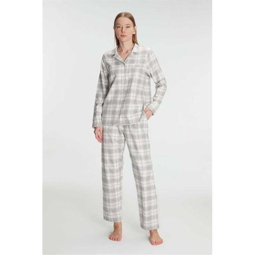 Kadın Kare Desenli Pamuklu Gömlek Pijama Takımı – Rahat, Şık Ve Zasız Ev Konforu