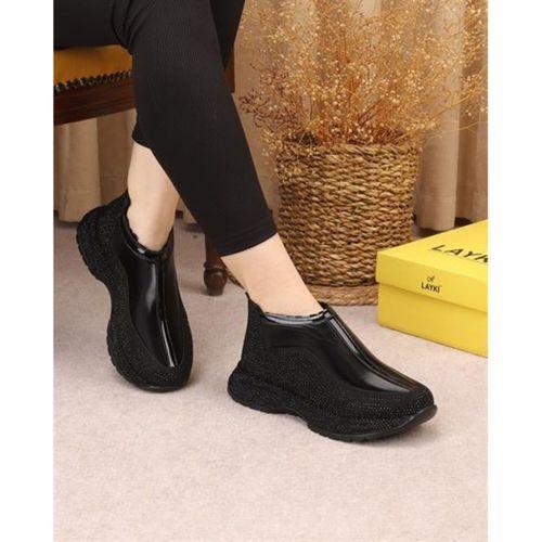 Fiora Siyah Raş Deri Taşlı Desenli Kışlık Bot