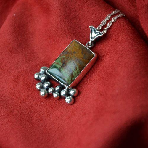 Doğa Gümüş Çerçeve Zümrüt Kadın Kolye