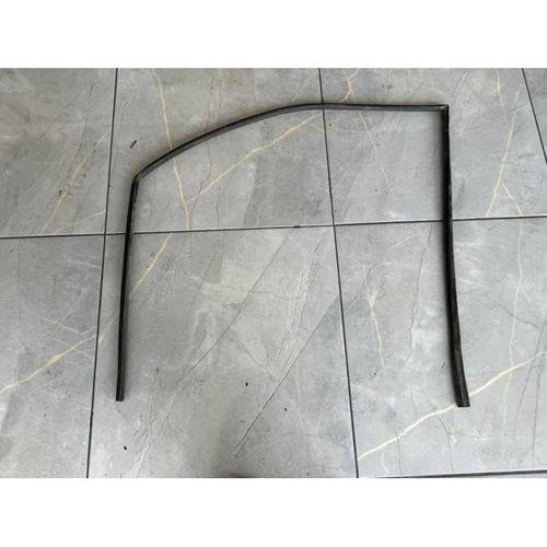 Mazda 323 Ön Sag Cam Kizak İç Fi̇ti̇li̇ Sedan 90-94 Çikma Temi̇z Ürün