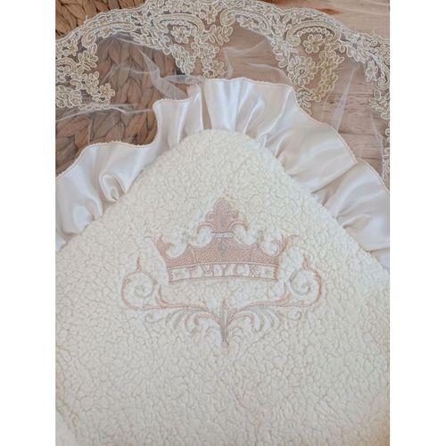 Yenidoğan Wool Yün Kumaş Taç Nakışlı Güpür Duvaklı Fiyonk Prizma Taş Unisex Kundak Bebek Battaniyesi Bej