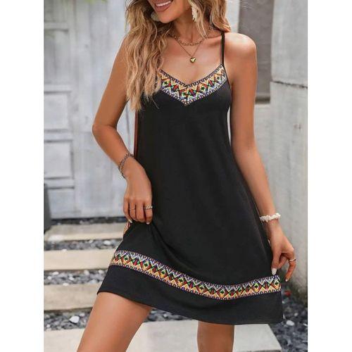 Kadın Ip Askılı V Yakalı Etnik Desenli Detaylı Elbise