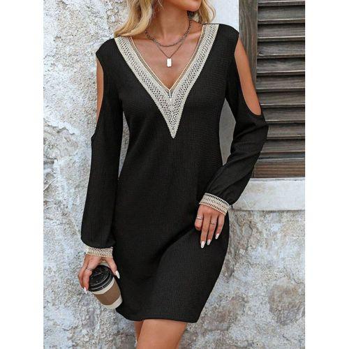 Kadın Uzun Kollu Omuzdan Açık V Dantel Yakalı Mini Waffle Elbise
