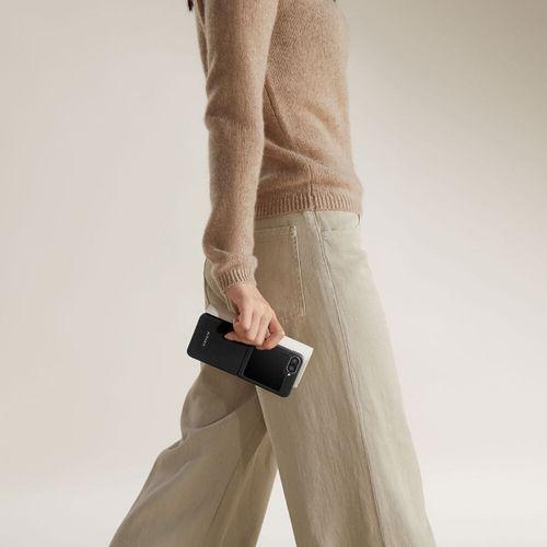 Galaxy Z Flip 6 Kılıf M-safe Şarj Özellikli 600D Aramid Fiber Pitaka Ultra-Slim Classic Serisi Black-Grey Twill Kapak