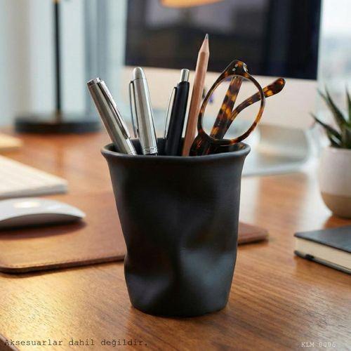 Siyah Modern Yamuk Formlu Bardak Masaüstü ve Ofis Düzenleyici