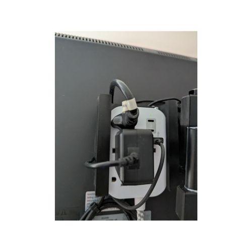 Mifaso Güç Prizi İçin VESA Montajı (Bu ürün Sadece Plastik parçadır - Almadan Önce Soru Sorabilirsiniz)