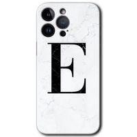 Potkal Hediye Fabrikası iPhone 14 Pro HD Baskılı Kılıf + 9D Tam Ekran Koruyucu - Beyaz Mermer Desenli E Harfi