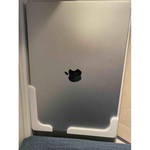 MacBook Pro M1 Duvar Tutucu – 5113566