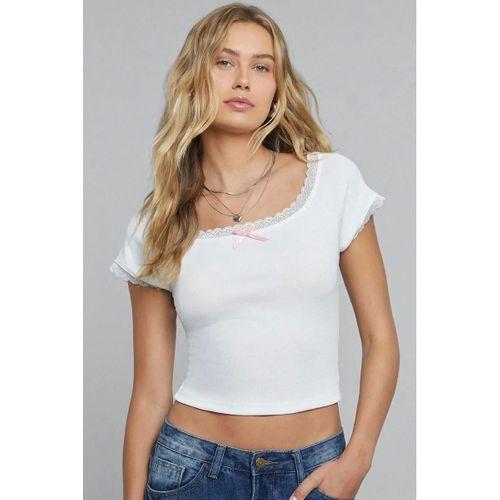 Kadın Beyaz Premium Dantel Detaylı Fiyonk Aksesuarlı Crop Top Bluz