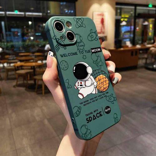 iPhone 13 Uyumlu Sevimli Astronot Desenli Premium Silikonlu Lansman Telefon Kılıfı