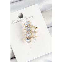 Pirinç Zirkon Taşlı Damla Model Gold Renk Sağ Kıkırdak Küpe