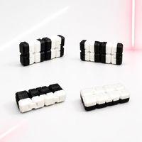 Sonsuzluk Küpü (Infinity Cube) Düz Siyah Beyaz Stres Oyuncağı