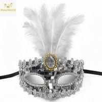 Lüks Gümüş Tüylü Taşlı Balo Maskesi