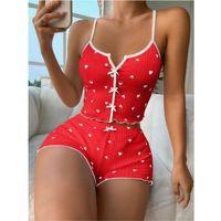 Kırmızı Üstüne Beyaz Kalp Desenli Askılı Şortlu Pijama Takımı