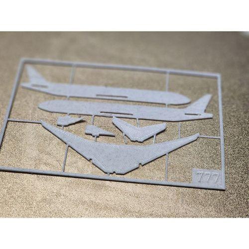 Boeing 777 Kart Kiti (Bu ürün Sadece Plastik parçadır - Almadan Önce Soru Sorabilirsiniz)