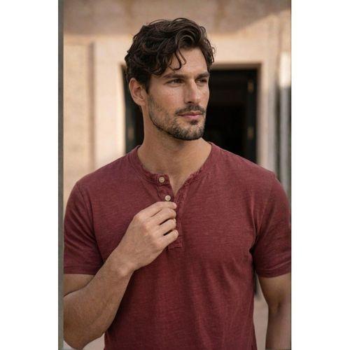 Edgar Regular Fit 3 Düğmeli Pat Flamlı Suprem Kumaş Pis Yaka Erkek T-Shirt - Kırmızı