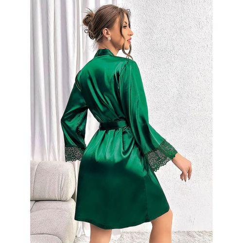 Özel Tasarım Dantel İşlemeli Göğüs Dekolteli Sabahlıklı 2'li Yeşil Saten Gecelik Takımı