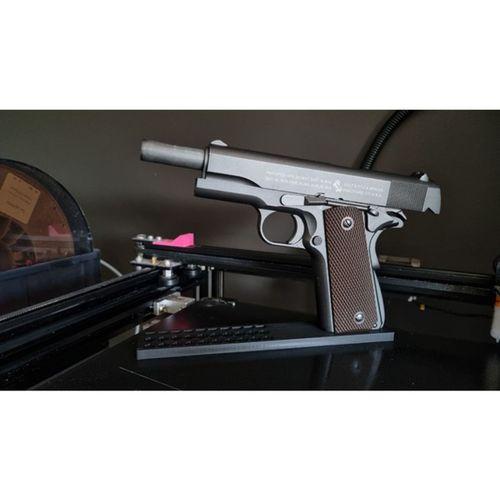 Colt M1911 Standı (Bu ürün Sadece Plastik parçadır - Almadan Önce Soru Sorabilirsiniz)