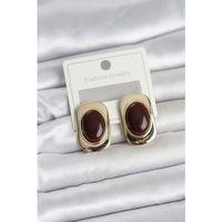 Kahverengi Renk Kare Model Vintage Kadın Küpe