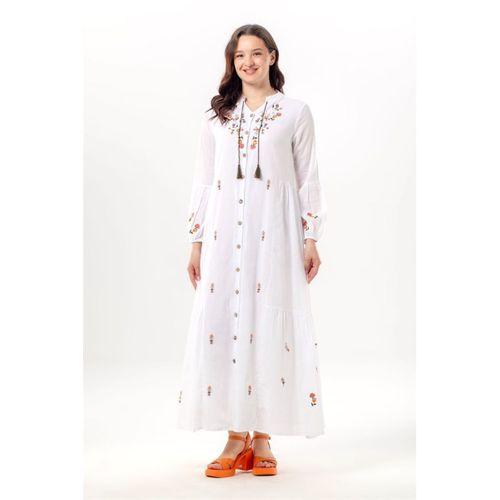 Uzun Kol Ala Nakışlı Püskül Bağcıklı Hakim Yaka Yazlık Şile Bezi Uzun Elbise Beyaz Byz