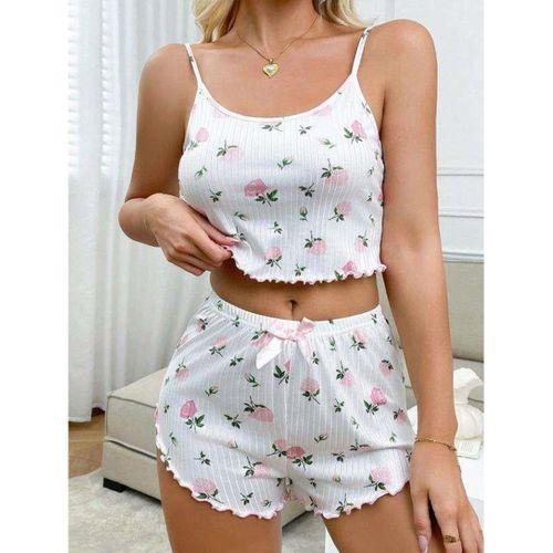Beyaz Üstüne Gül Desenli Fitilli Askılı Şortlu Pijama Takımı