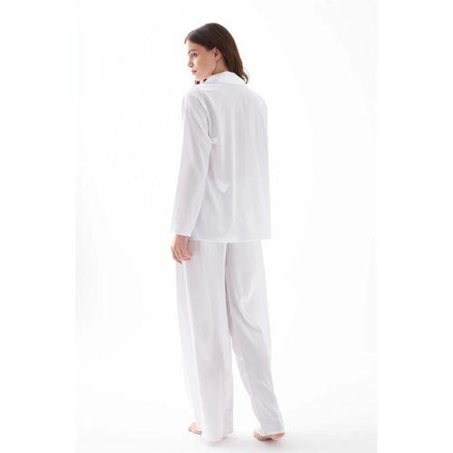 Kadın Beyaz Oversize Saten Pijama Takımı – Rahat Kesim Şık Ev Giyim Seti