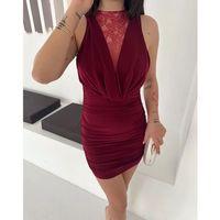 Dantel Detaylı Derin Dekolte Drapeli Mini Elbise Şık Kolsuz - Bordo
