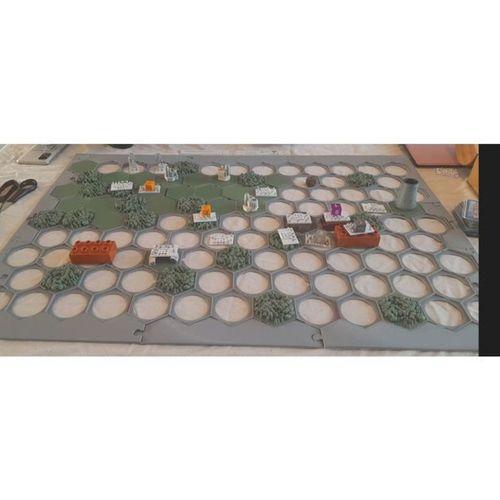 Hex Izgara Tutucu Oyun Tahtası Memoir 44 (Bu ürün Sadece Plastik parçadır - Almadan Önce Soru Sorabilirsiniz)