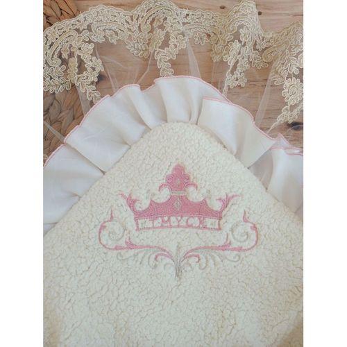 Yenidoğan Wool Yün Kumaş Taç Nakışlı Güpür Duvaklı Fiyonk Prizma Taş Unisex Kundak Bebek Battaniyesi Pembe