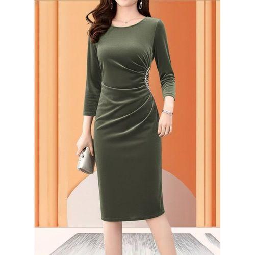 Kadın Uzun Kollu Bot Yaka Yanı Taş Detaylı Midi Kadife Elbise