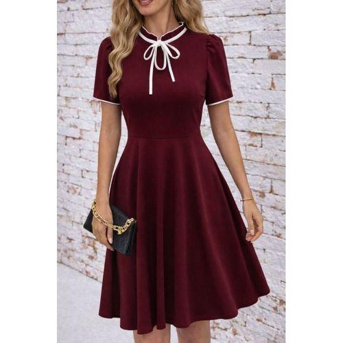 Kadın Kısa Kollu Yakadan Bağcıklı Ve Fırfırlı Midi Janjan Krep Elbise