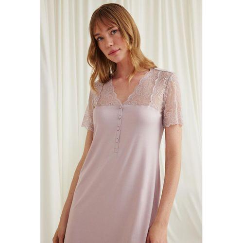 Yakası Kolu Omzu Ve Etek Ağzı Dantelli Önü Düğmeli Gecelik