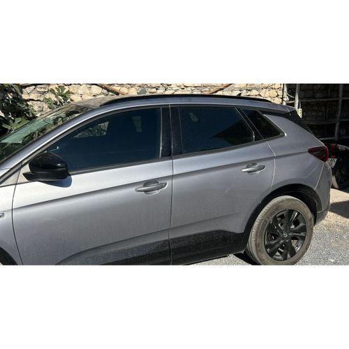 Opel Crossland 2017 Sonrası Tavan Çıtası Parlak Siyah