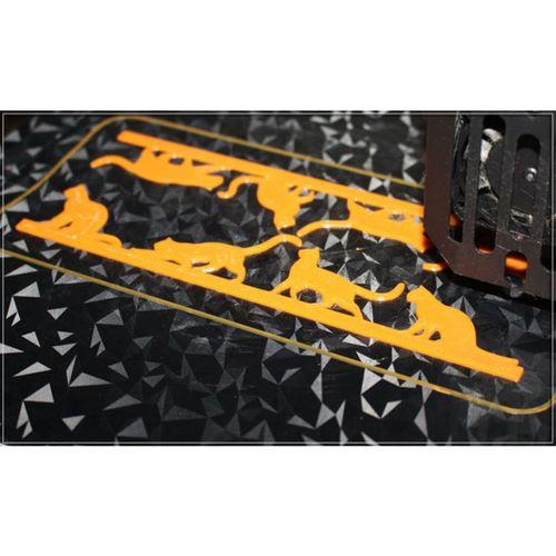 Monitörde Yürüyen Kediler (Bu ürün Sadece Plastik parçadır - Almadan Önce Soru Sorabilirsiniz)