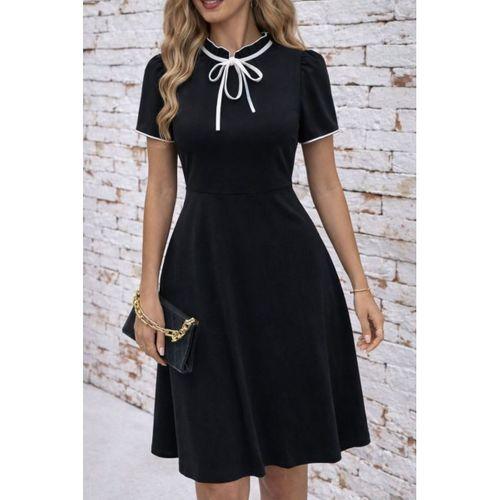 Kadın Kısa Kollu Yakadan Bağcıklı Ve Fırfırlı Midi Janjan Krep Elbise