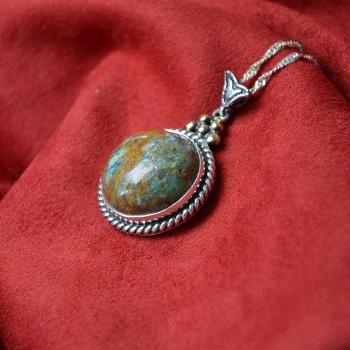 Dolunay Gümüş Çerçeve Zümrüt Kadın Kolye