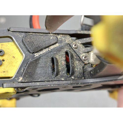 "Speedybee Master 5 V2: Hızın ve Korumanın Mükemmel Buluşması - Model No: 6897975"